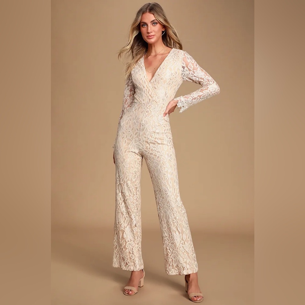 NWT Lulus Big Spender Cream Lace Long Sleeve Jumpsuit XS